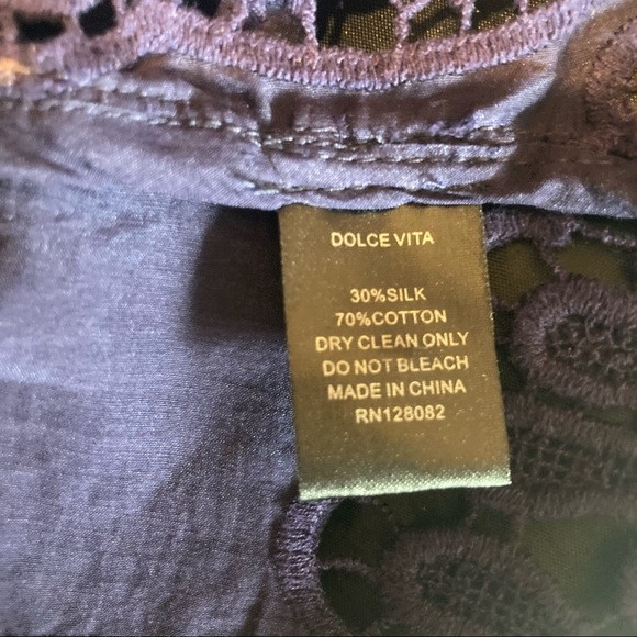 Dolce vita silk blend top buttons up the back and embroidered. - Picture 4 of 6
